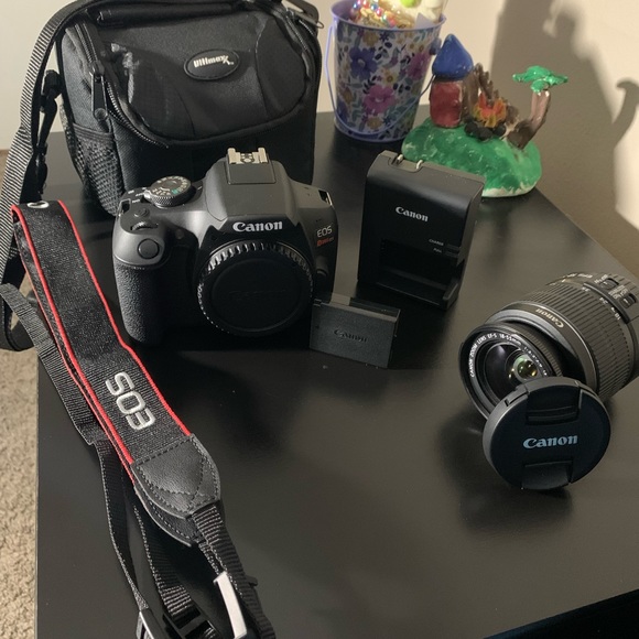 Canon camera, tripod and accessories - Picture 4 of 12